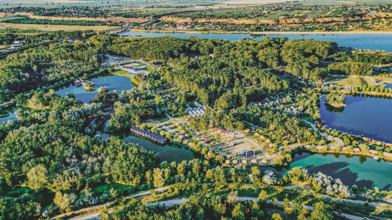 Hotel Zaga Zaga Sat Tecuci Esterno foto