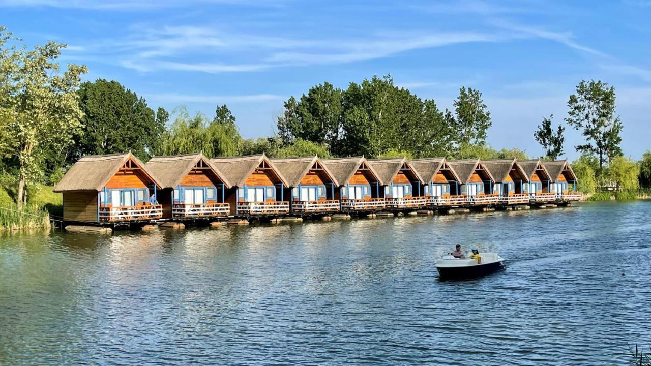 Hotel Zaga Zaga Sat Tecuci Esterno foto