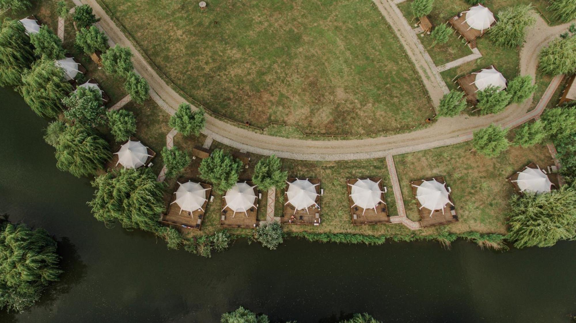 Hotel Zaga Zaga Sat Tecuci Esterno foto