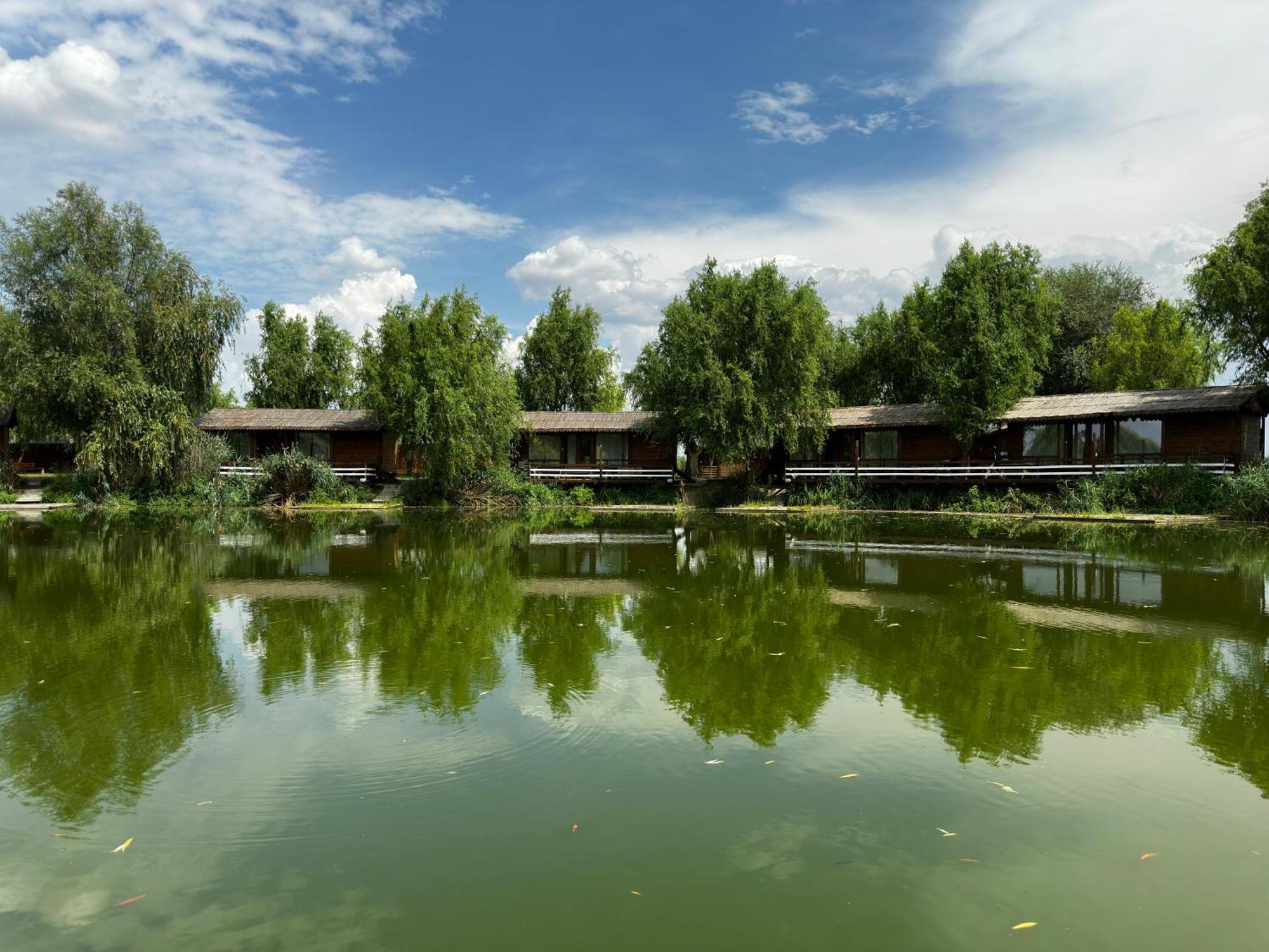 Hotel Zaga Zaga Sat Tecuci Esterno foto
